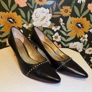 Claire Flowers Kitten Heel Karen Pump in Black - Size 12